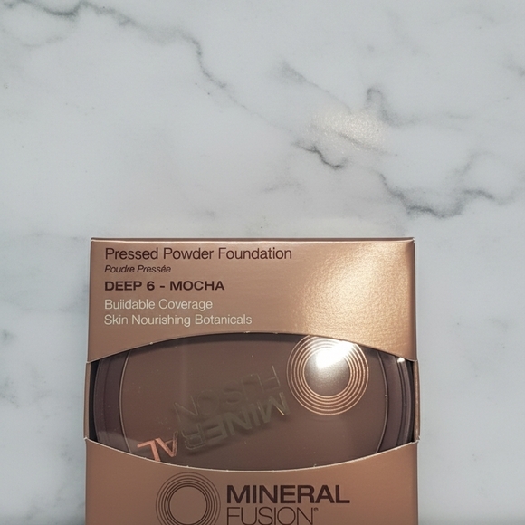 Mineral Fusion Other - Mineral Fusion Pressed Powder Foundation - Deep Mocha